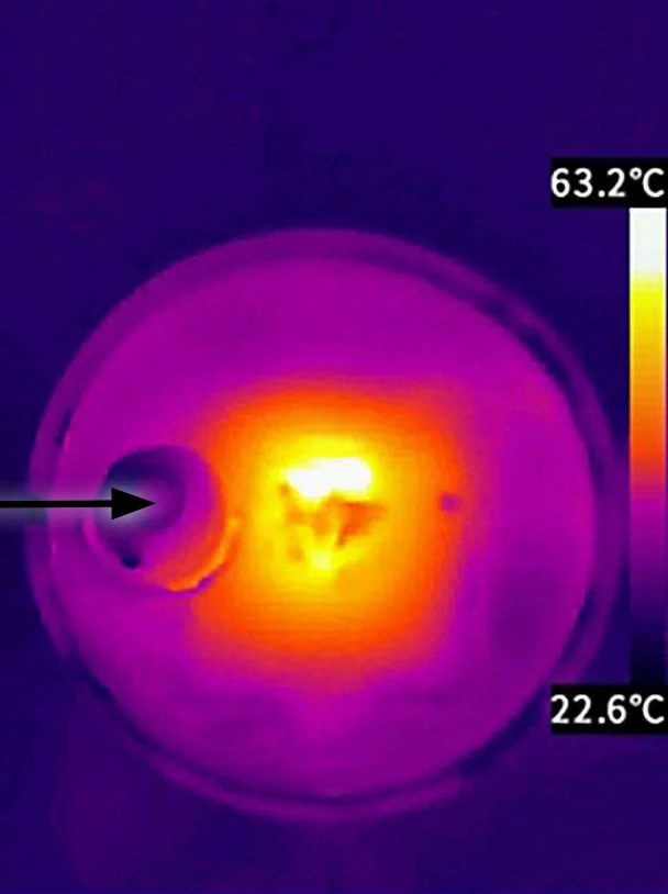 Thermogram, reactants at the edge of the waveguide